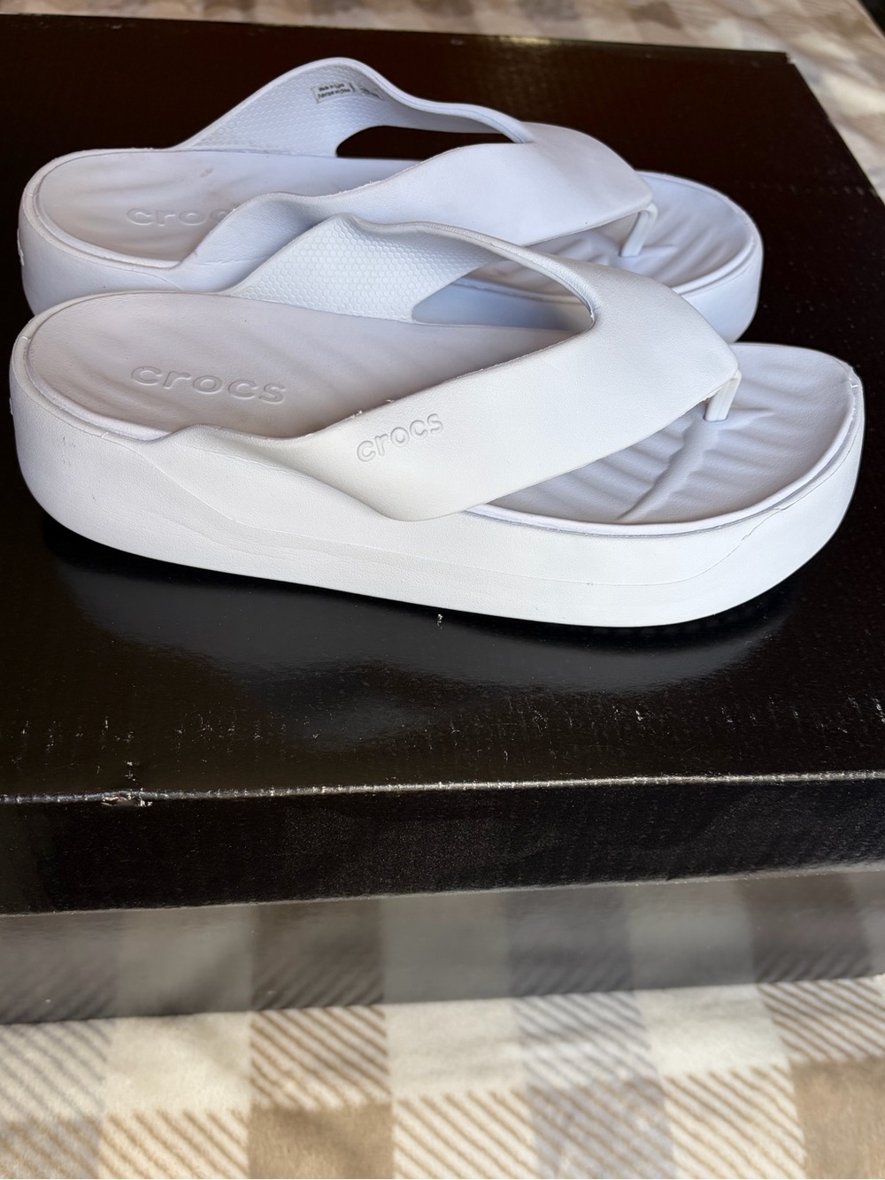 Crocs gateway platform sandals